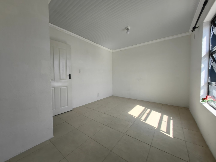 2 Bedroom Property for Sale in Eastridge Western Cape